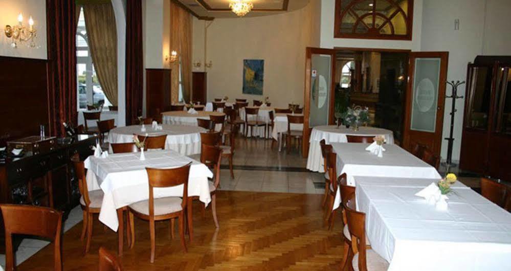 Kouros Hotel Drama Restaurante foto